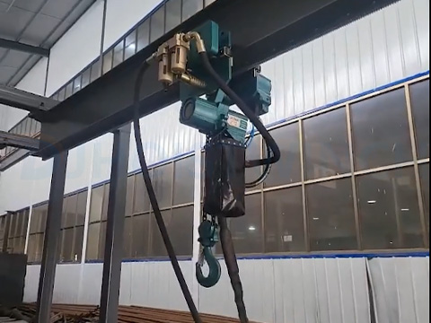 Air Chain Hoist On Beam